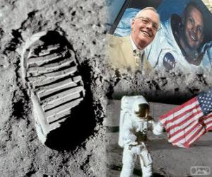 yapboz Neil Armstrong (1930-2012) aya 21 Temmuz 1969'da Apollo 11 misyonu ayak için nasa astronotu ve ilk insan oldu